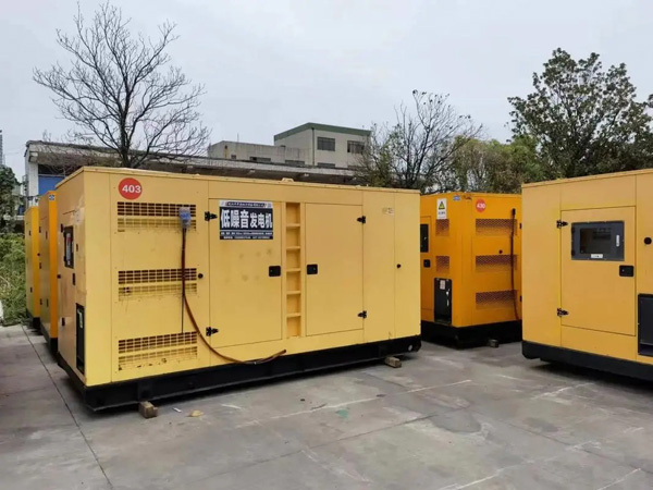 绥德如何检查柴油发电机的空气滤清器是否需要更换？